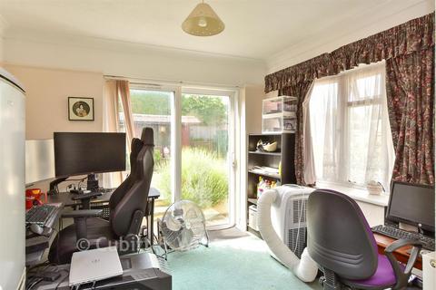 14 Burnham Road, Worthing, BN13 2NN