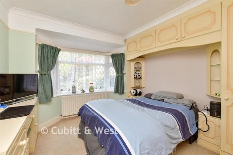 14 Burnham Road, Worthing, BN13 2NN