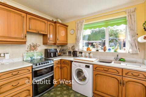 14 Burnham Road, Worthing, BN13 2NN