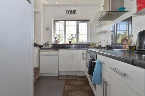 4 bedroom semi-detached house for sale, Gorseway, Rush Green, RM7