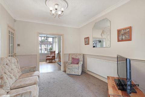 4 bedroom house for sale, Gorseway, Rush Green, RM7