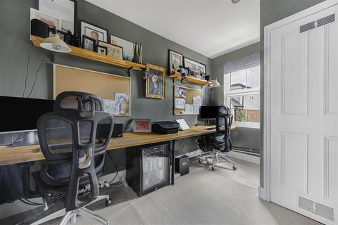 83 Gosbrook Road, Caversham, Reading, RG4 8BN