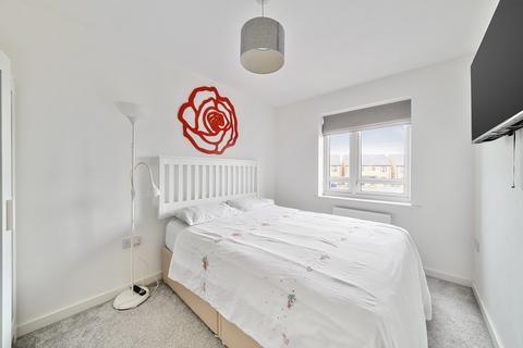 6 Amberoid Drive, Bishops Cleeve, Cheltenham, GL52 7ZX