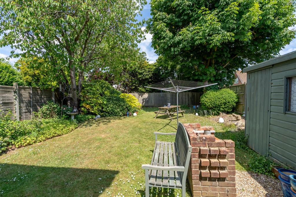 Rear Garden (2).jpg