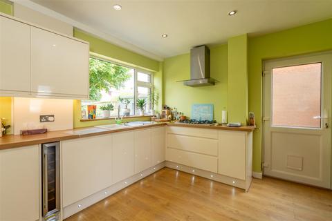 28 Blondell Drive, Bognor Regis, PO21 4BN