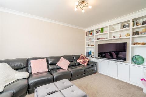 28 Blondell Drive, Bognor Regis, PO21 4BN