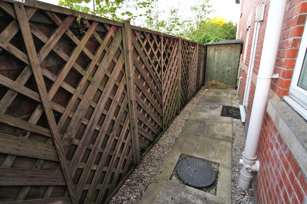 Rear + shed