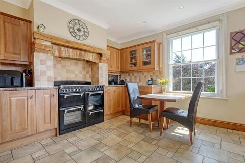 4 bedroom detached house for sale, Noak Hill Road, Billericay