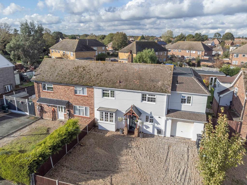 Fix/Six bedroom family home, Alresford
