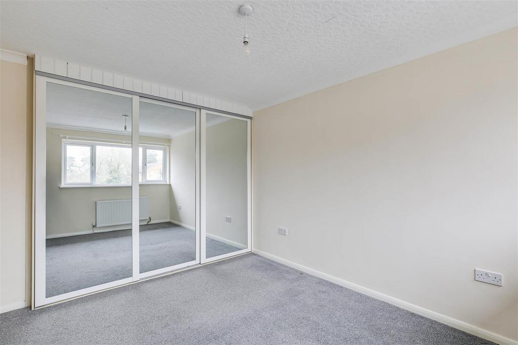 12 Bedroom.jpg