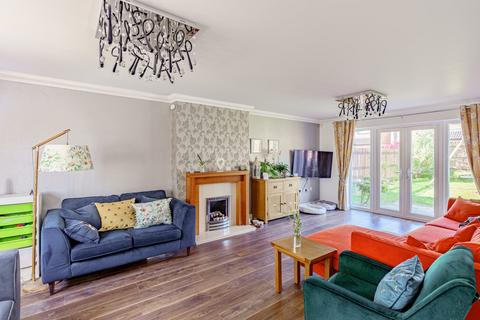 4 Haining Avenue, Dumfries, DG1 3FY