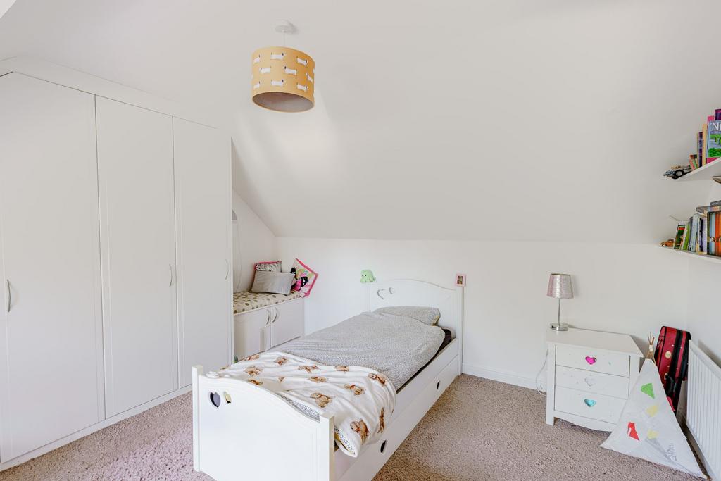 4 Haining Avenue, Dumfries, DG1 3 FY - Braidwoods S