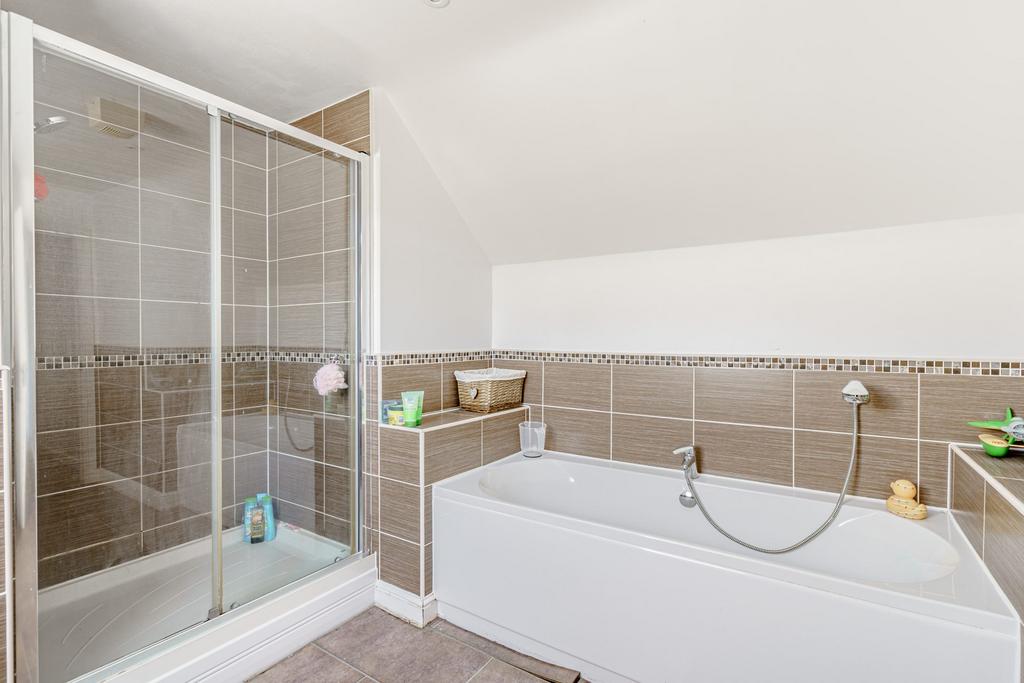 4 Haining Avenue, Dumfries, DG1 3 FY - Braidwoods S