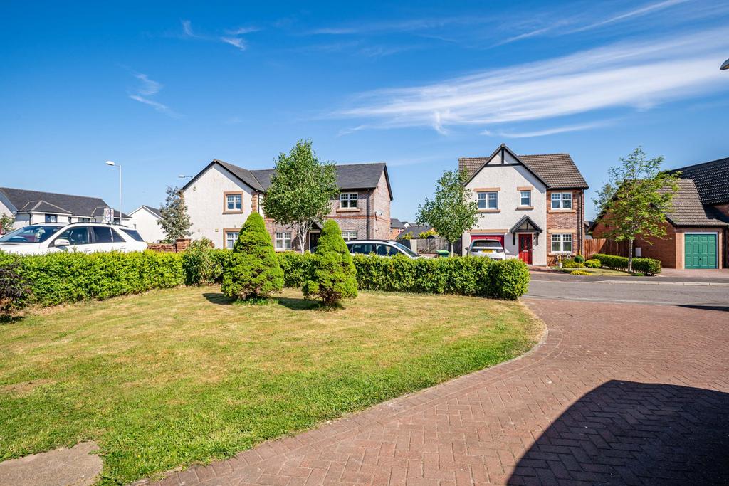 4 Haining Avenue, Dumfries, DG1 3 FY - Braidwoods S