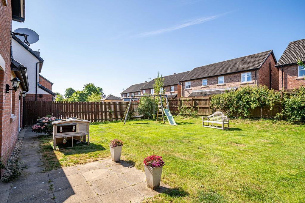 4 Haining Avenue, Dumfries, DG1 3 FY - Braidwoods S