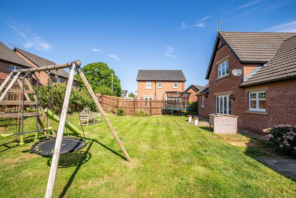 4 Haining Avenue, Dumfries, DG1 3 FY - Braidwoods S