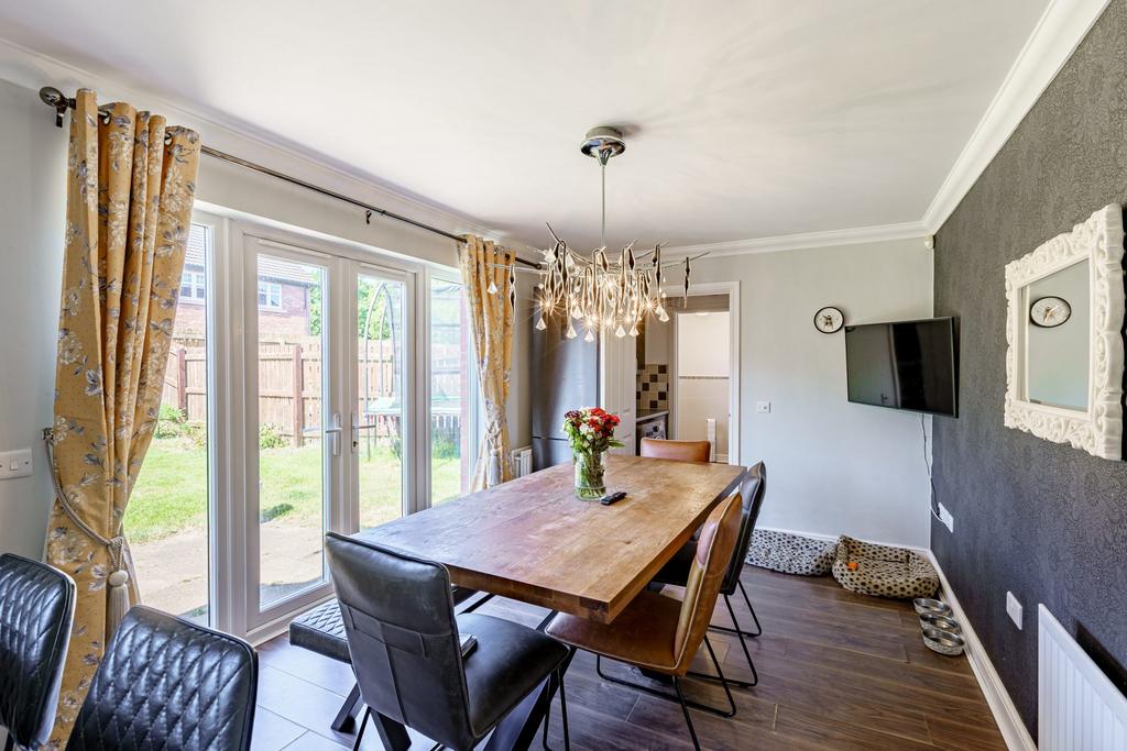 4 Haining Avenue, Dumfries, DG1 3 FY - Braidwoods S