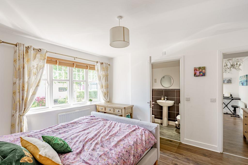 4 Haining Avenue, Dumfries, DG1 3 FY - Braidwoods S