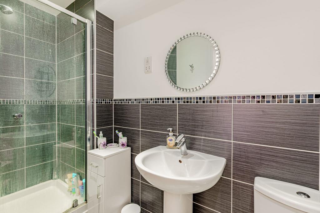 4 Haining Avenue, Dumfries, DG1 3 FY - Braidwoods S
