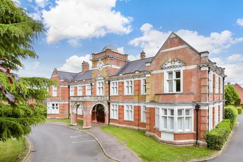 3 The Green, Coulsdon, CR5 1LX
