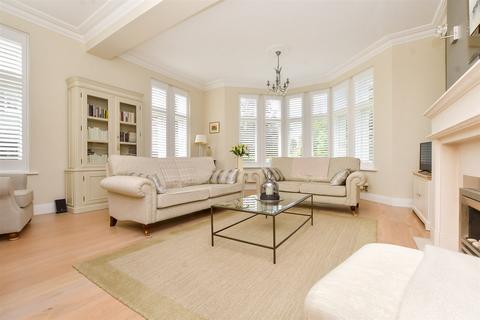 3 bedroom ground floor flat for sale, The Green, Coulsdon CR5