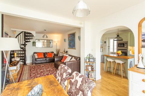 33 Pier Avenue, Whitstable, CT5 2HQ