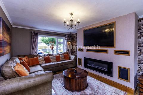 3 Ullswater Close, Dalton-in-furness, LA15 8QL