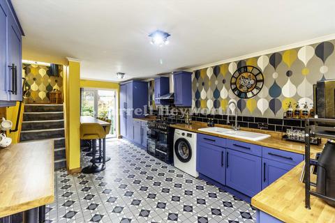 3 Ullswater Close, Dalton-in-furness, LA15 8QL