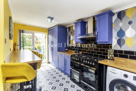 3 Ullswater Close, Dalton-in-furness, LA15 8QL