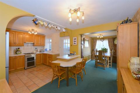 4 bedroom semi-detached house for sale, Kestrel Drive, Sundorne Grove, Shrewsbury