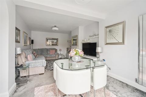 3 bedroom maisonette for sale, Moorfield Road, Denham