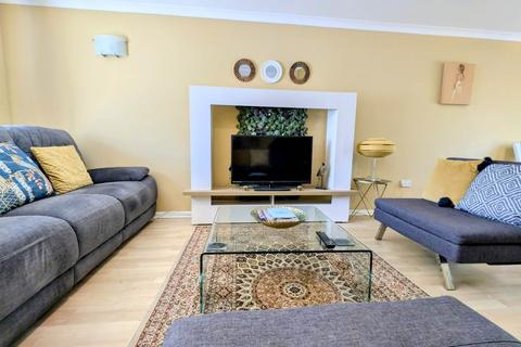 3 bedroom end of terrace house for sale, Sutherland Close, Bordon GU35