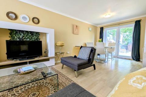 3 bedroom end of terrace house for sale, Sutherland Close, Bordon GU35