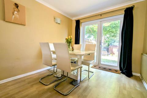 3 bedroom end of terrace house for sale, Sutherland Close, Bordon GU35
