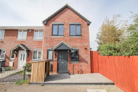 2 bedroom end of terrace house for sale, Baildon Crescent*Great Value for Money*