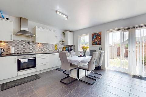 4 bedroom house for sale, Fonda Meadows, Milton Keynes MK4