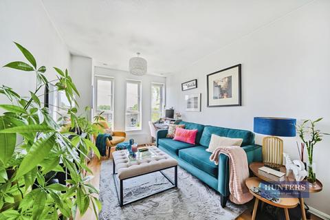 42 Reachview Close, London, NW1 0TY