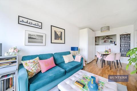42 Reachview Close, London, NW1 0TY