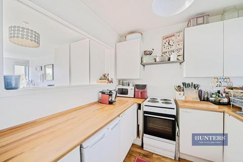 42 Reachview Close, London, NW1 0TY
