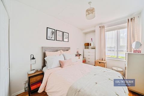 42 Reachview Close, London, NW1 0TY
