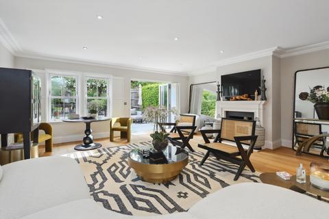 5 bedroom terraced house for sale, Larchfield Close, Weybridge, Surrey, KT13