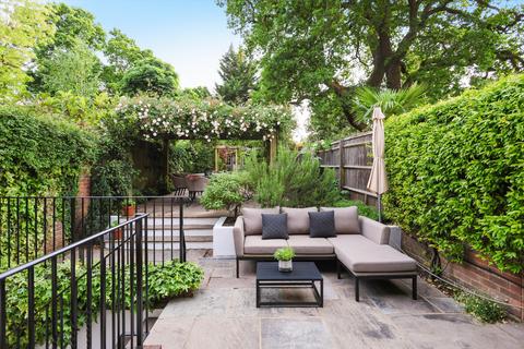 5 bedroom terraced house for sale, Larchfield Close, Weybridge, Surrey, KT13