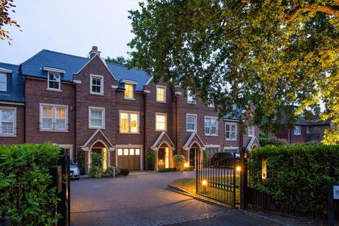 undefined, Larchfield Close, Weybridge, Surrey, KT13