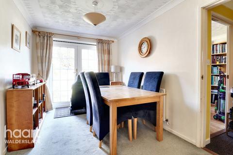 18 Highgrove Road, Chatham, ME5 7QE