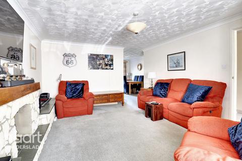 18 Highgrove Road, Chatham, ME5 7QE