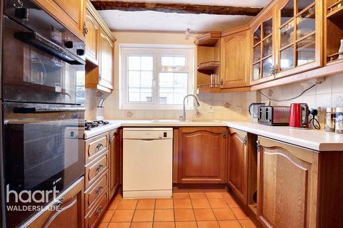 18 Highgrove Road, Chatham, ME5 7QE