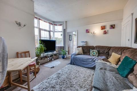 2 bedroom apartment for sale, Finchley Road, Westcliff-on-sea, SS0