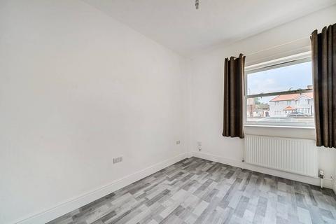 2 bedroom flat to rent, Tolworth Rise South, Tolworth, Surbiton, KT5