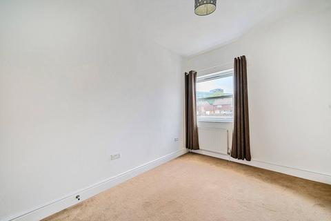 2 bedroom flat to rent, Tolworth Rise South, Tolworth, Surbiton, KT5