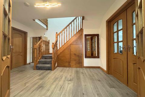 4 bedroom detached house for sale, Laund Road, Huddersfield HD3